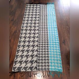 $5 Item! Massive 70"x32" Super Soft Fringed Blanket Scarf